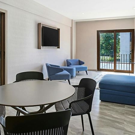 Courtyard By Marriott San Jose Escazu Hotel Exterior foto