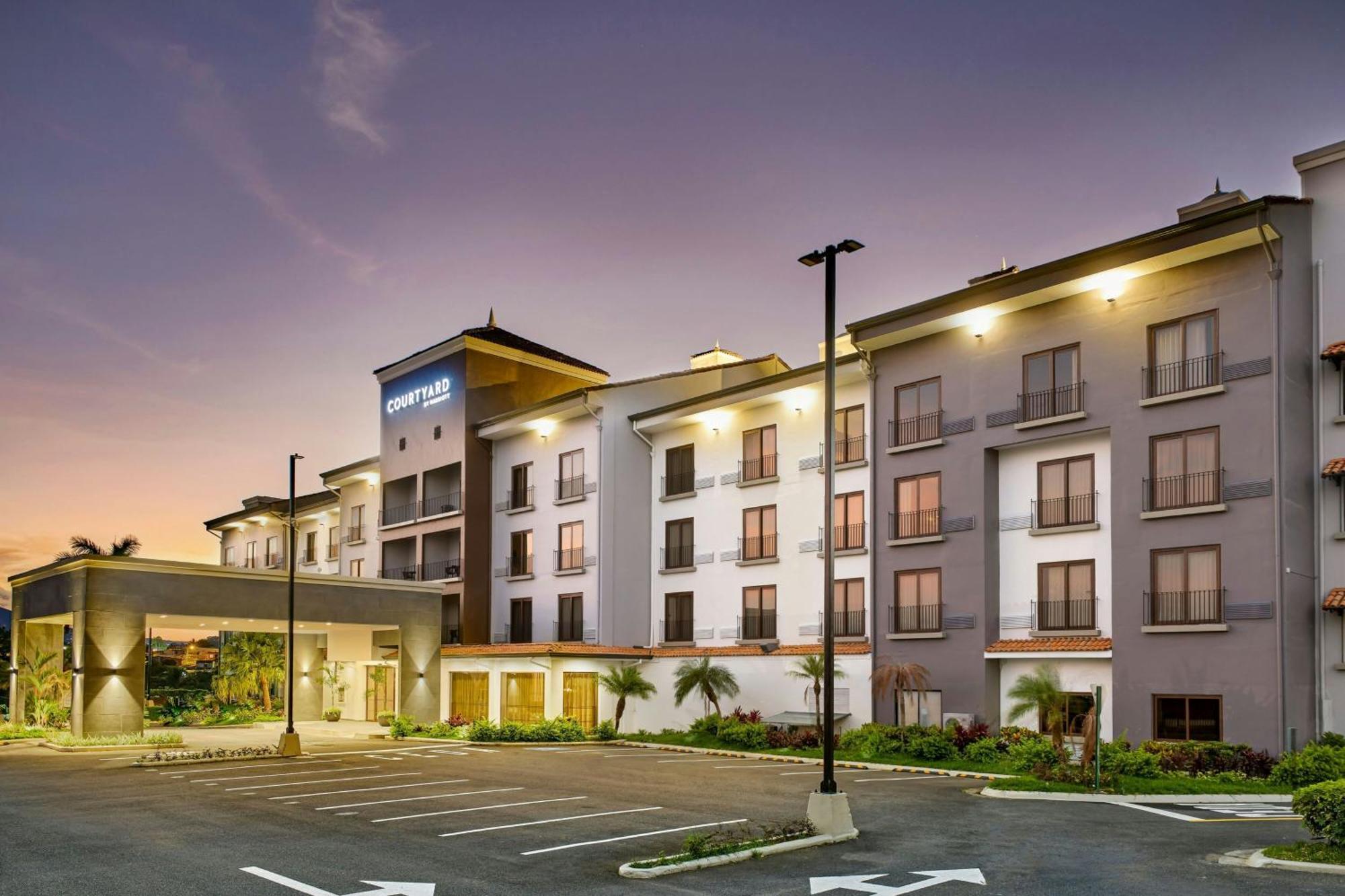 Courtyard By Marriott San Jose Escazu Hotel Exterior foto