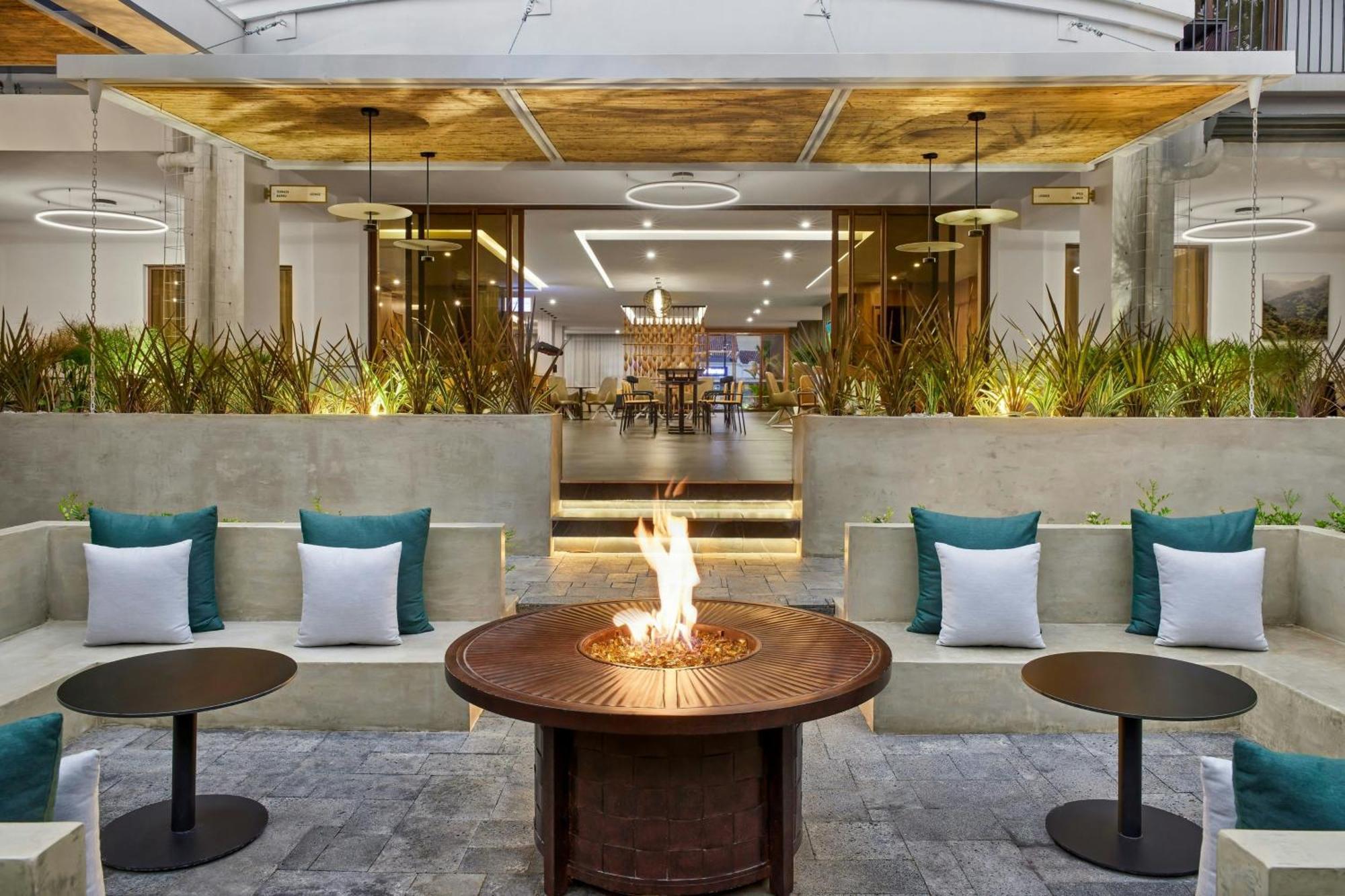 Courtyard By Marriott San Jose Escazu Hotel Exterior foto